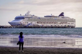 Amarró el Norwegian Star en el muelle Piedra Buena