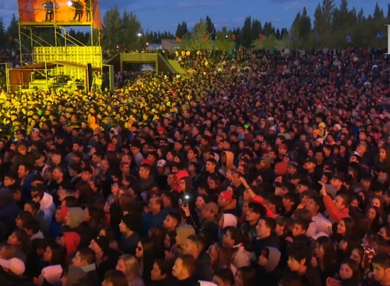 El Duki en el escenario del Anfiteatro. 