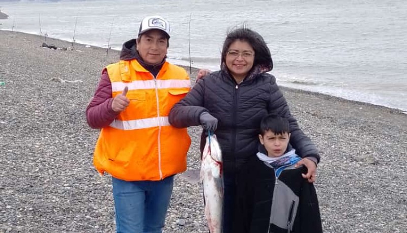 El primer puesto fue para Romina Barros  que sacó un róbalo de 3.825 grs. 