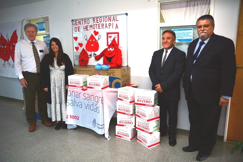 Entrega de equipamiento para el Centro de Hemoterapia (C.R)