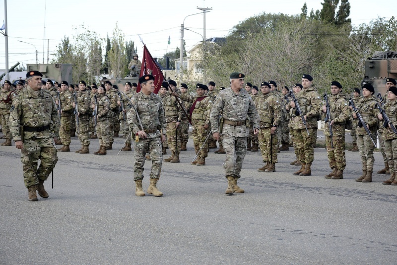 El Coronel Mayor Gustavo Adrián Sivori como Jefe de la XI Brigada Mecanizada.  