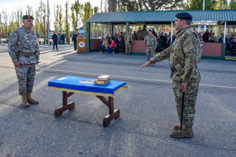 El Coronel Mayor Gustavo Adrián Sivori como Jefe de la XI Brigada Mecanizada.  