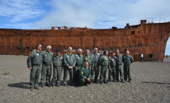 Emotivo: inauguraron memorial a los pilotos de Malvinas en Punta Loyola