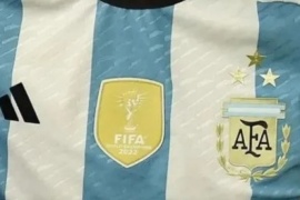 Selección: salió una camiseta oficial con las tres estrellas