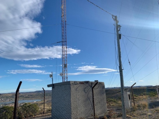 Desperfecto en la zona de las antenas, en Caleta Olivia. 