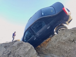 Conductor perdió el control y volcó en la costanera