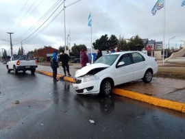 Fuerte choque sobre rotonda Samoré