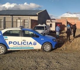 Cuatro detenidos robando materiales de construcción