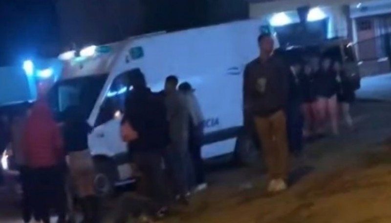 Un joven se encuentra en teparia intensiva tras golpear su cabeza contra el aslfato durante una pelea 