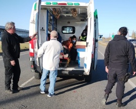 Un motociclista internado luego de chocar