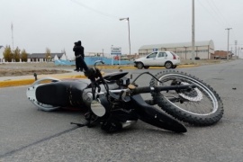 Motociclista hospitalizado tras choque