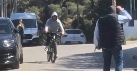 Messi salió a andar en bicicleta por las calles de Barcelona