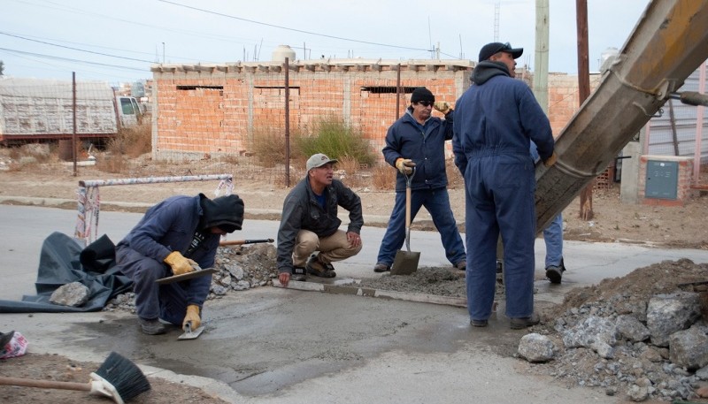 El municipio inició los trabajos de reparación en las calles del barrio Vista Hermosa  