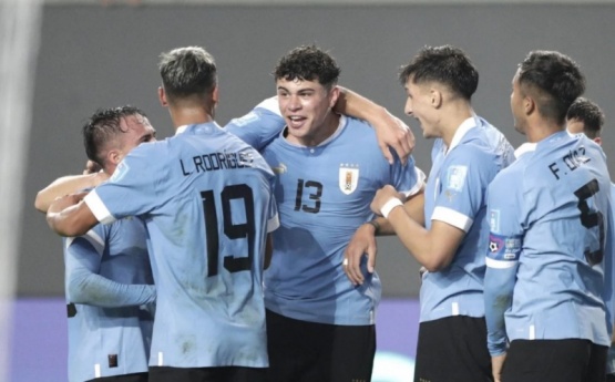 Un contundente Uruguay goleó a Irak en el Diego Maradona de La Plata