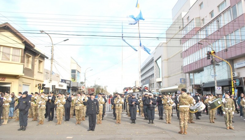 Inauguración y acto central el 25