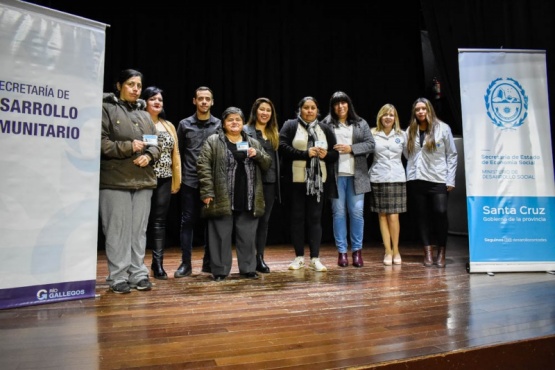 Se entregaron carnets de manipulación de alimentos a emprendedores