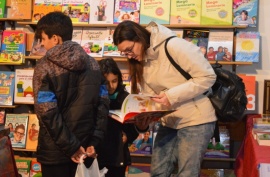 Gabriela Luque destacó la amplitud de la oferta en la Feria del Libro