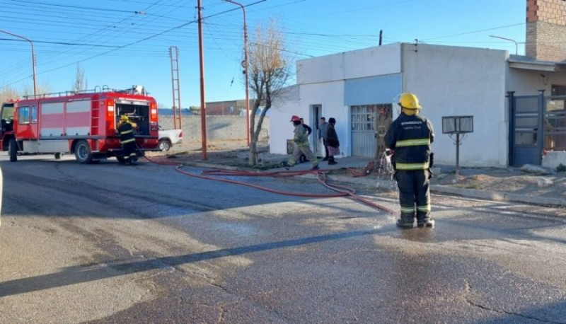 Bomberos sofocaron principio de incendio sobre vivienda