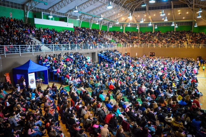 noticiaspuertosantacruz.com.ar - Imagen extraida de: https://www.tiemposur.com.ar/info-general/con-el-boxing-lleno-miles-de-vecinos-celebraron-su-dia