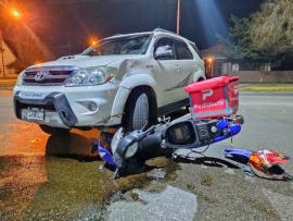 Motociclista herido tras chocar con una camioneta