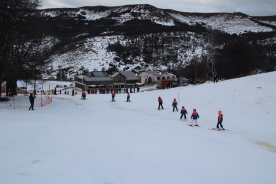 Llegaron las nevadas a Río Turbio y este fin de semana el Centro Valdelén abre sus puertas