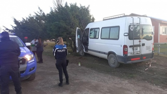 Detienen a un sujeto sospechoso de robar un minibus