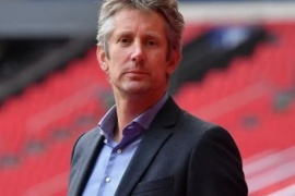 Edwin Van der Sar sufrió una hemorragia cerebral y está internado en terapia intensiva