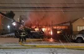 Incendio destruye una casa en población Cecil Rasmussen