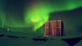 Una aurora austral tiñó de verde el cielo de la Antártida Argentina