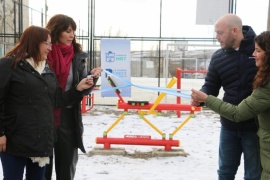 Inauguración del nuevo playón y plaza de juegos en el Barrio Los Mineros