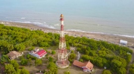 El faro más alto de la Argentina fue construido con los materiales de la Torre Eiffel