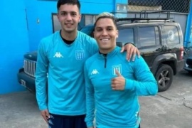 Juanfer Quintero luce los colores de Racing a la espera del debut