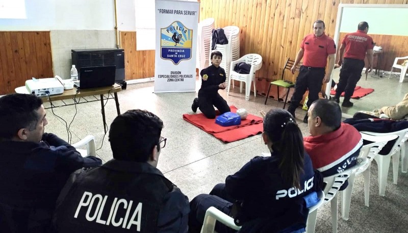 Bomberos se capacitaron en reanimación cardiopulmonar 