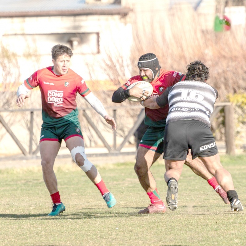 El equipo de Caleta Olivia, San Jorge, volvió a cruzar la frontera con Chubut para jugar. Lo hizo, esta vez, frente a Deportivo Portugués y en el marco de la tercera fecha del Torneo Oficial 2023. Certamen, éste, que organiza y fiscaliza la Asociación de Rugby Austral.