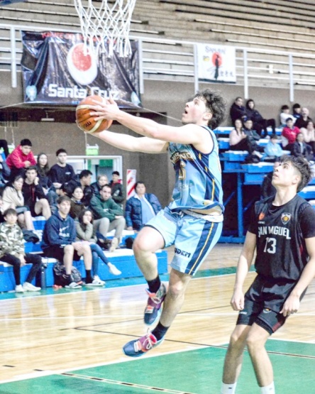 El primer partido de las semifinales fue para Hispano Americano Celeste