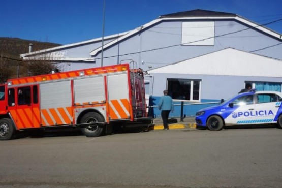 Bomberos intervino en un colegio por un cortocircuito 