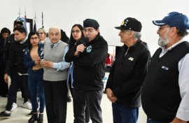 Emotiva inauguración del salón “Madres de Malvinas”