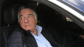 Denuncian a Luis Barrionuevo por millonario desvío de fondos