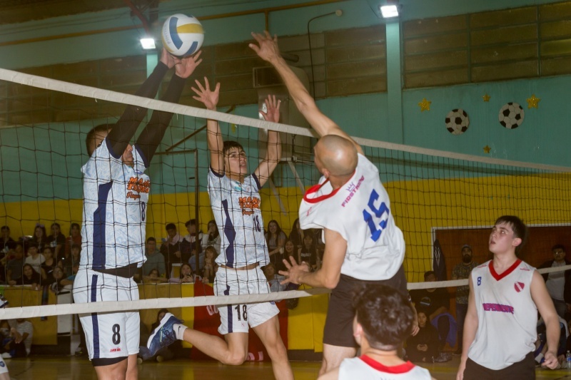 Amistad y 17 fueron los finalistas del torneo anterior.