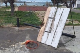 Vandalizaron de nuevo el playón de básquet