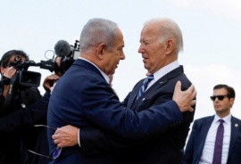 Biden llegó a Israel y se abrazó con Netanyahu