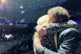 Al grito de "primera vuelta", Javier Milei cerró su campaña en el Movistar Arena