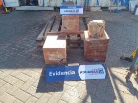 Incautan pasta base de cocaína que estaba escondida dentro de tronco de madera aglomerada