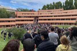 Miles de argentinos votaron en el exterior