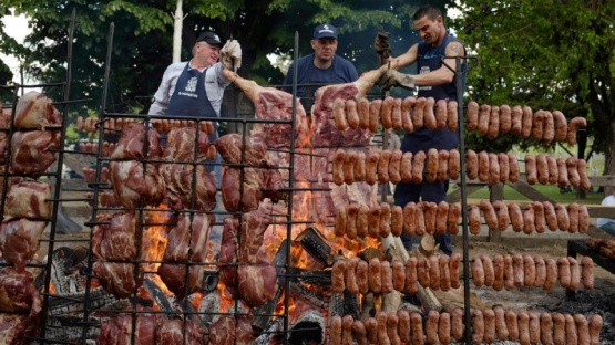 Noviembre, el mes de la Tradición, llega con fiestas folclóricas, asado y mucha música