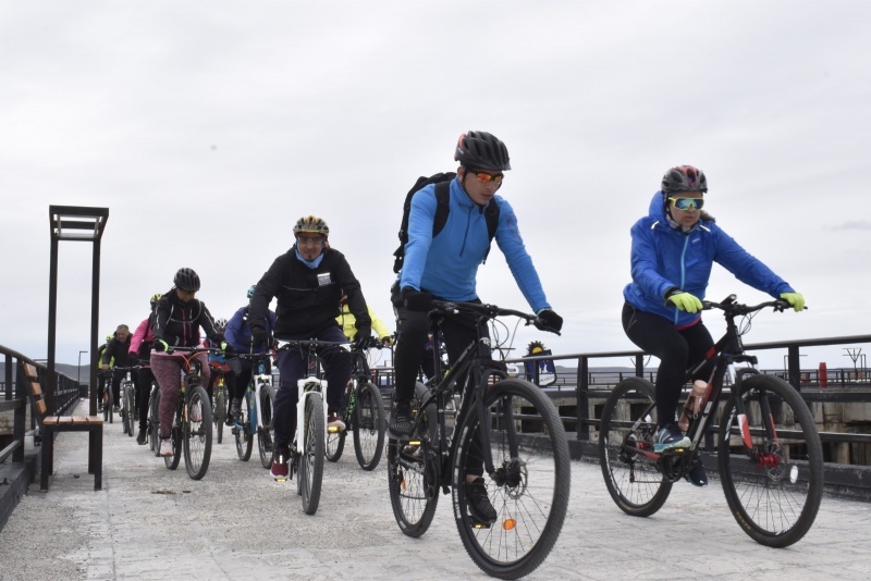 Decenas de ciclistas recorrieron las calles de Río Gallegos para crear conciencia. Fotografías: Municipalidad de Río Gallegos 