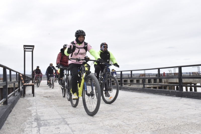 Decenas de ciclistas recorrieron las calles de Río Gallegos para crear conciencia. Fotografías: Municipalidad de Río Gallegos 