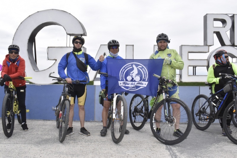 Decenas de ciclistas recorrieron las calles de Río Gallegos para crear conciencia. Fotografías: Municipalidad de Río Gallegos 