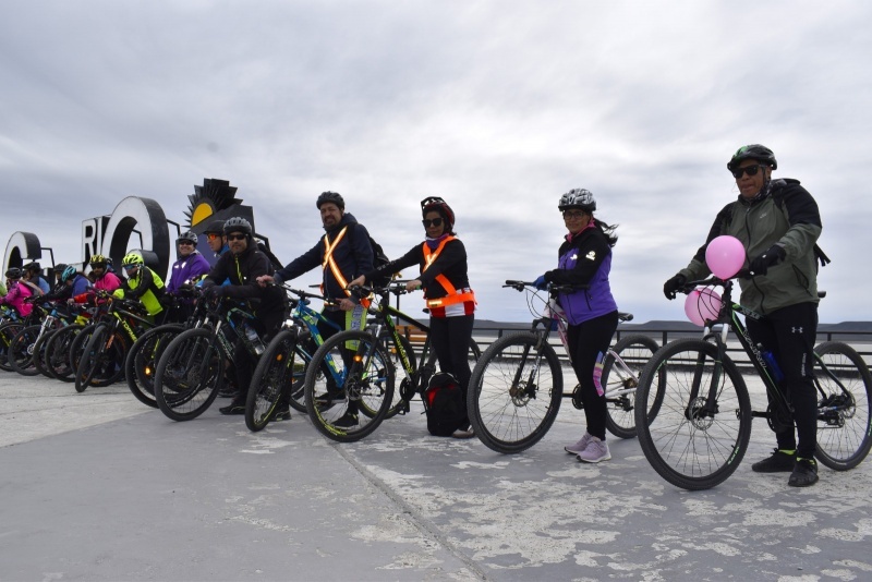 Decenas de ciclistas recorrieron las calles de Río Gallegos para crear conciencia. Fotografías: Municipalidad de Río Gallegos 