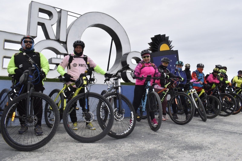 Decenas de ciclistas recorrieron las calles de Río Gallegos para crear conciencia. Fotografías: Municipalidad de Río Gallegos 